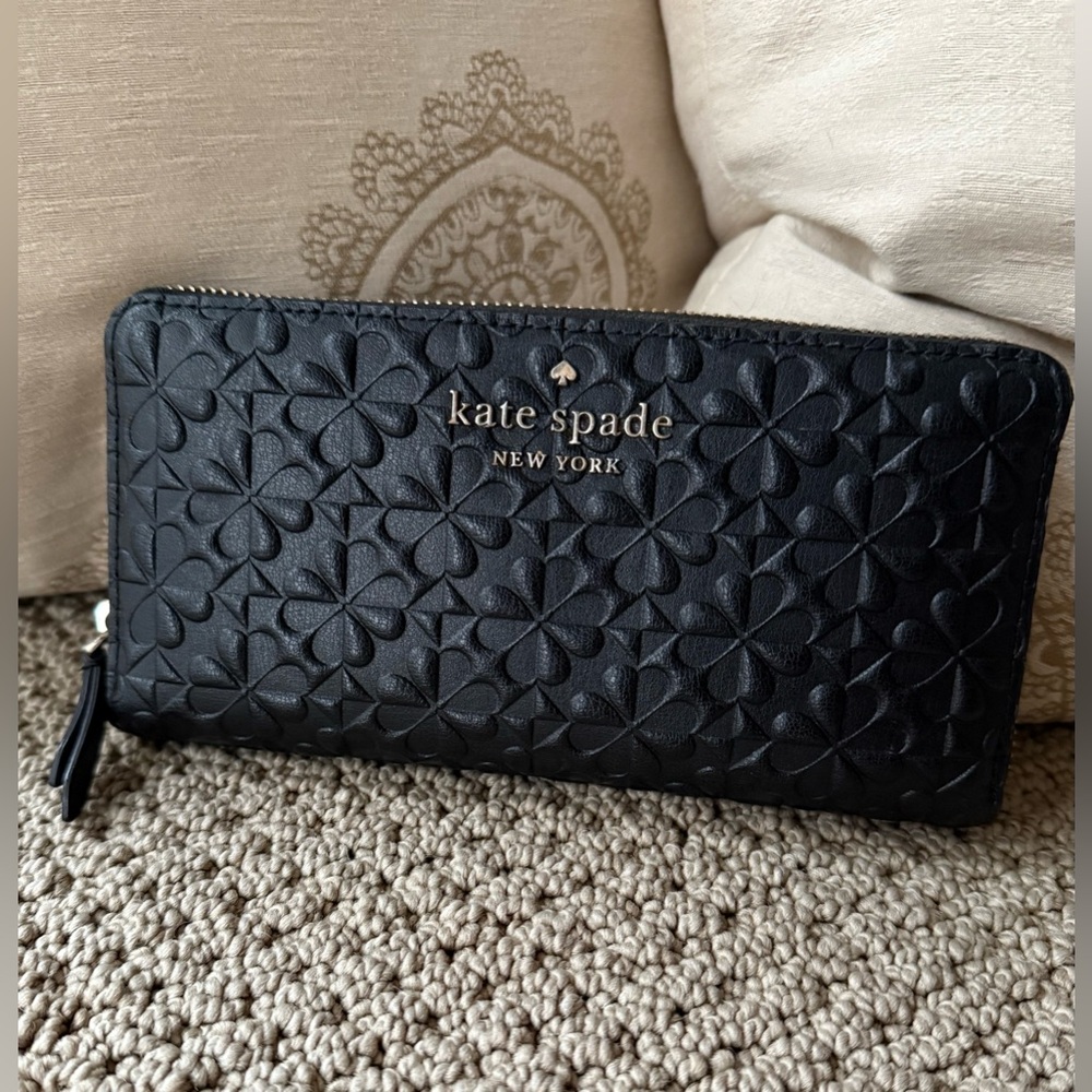 Kate Spade New York Hollie Spade Clover Geo Embossed Large Continental Wallet
